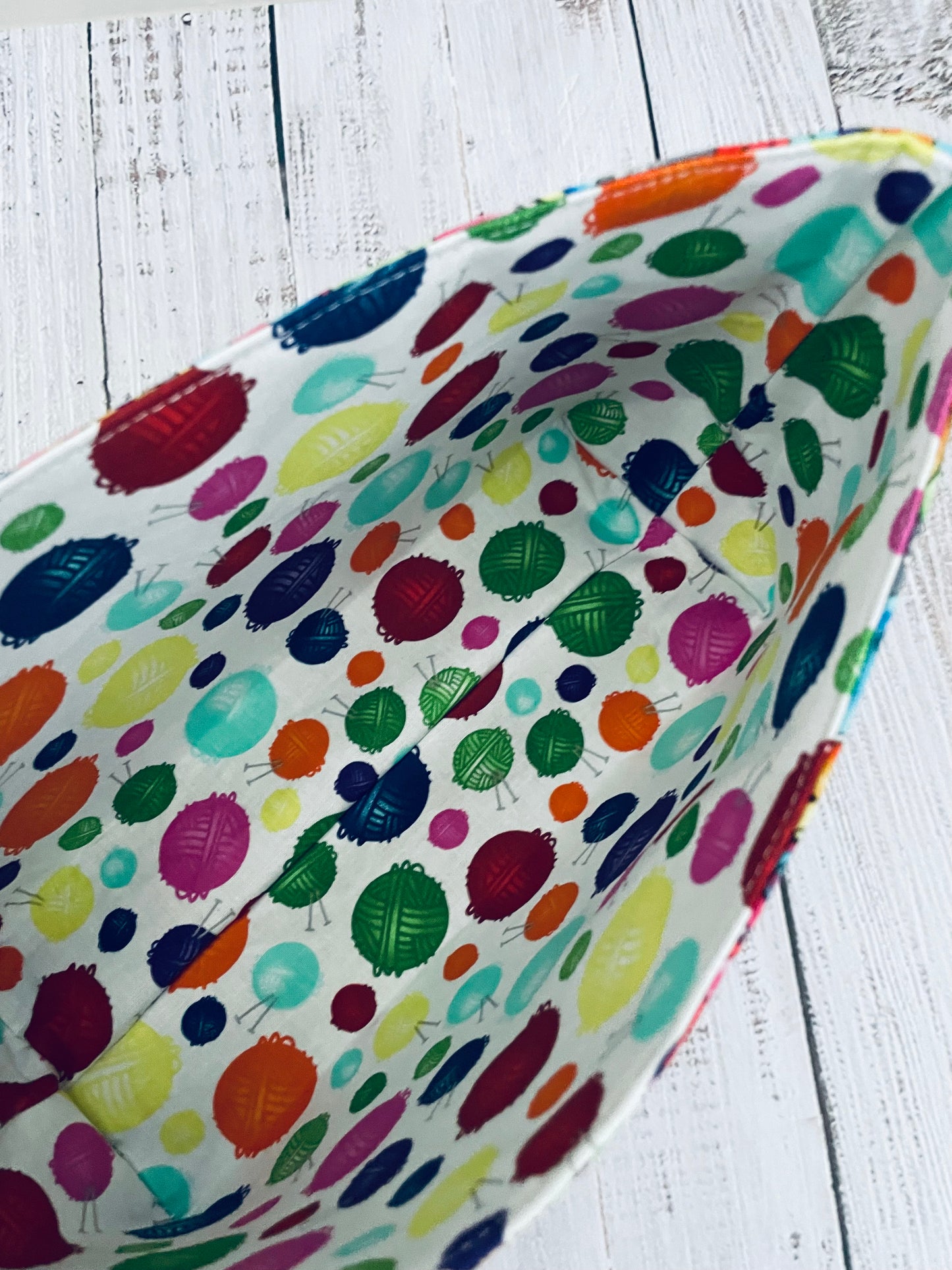 COLOURFUL CATS ....CAKE CADDY