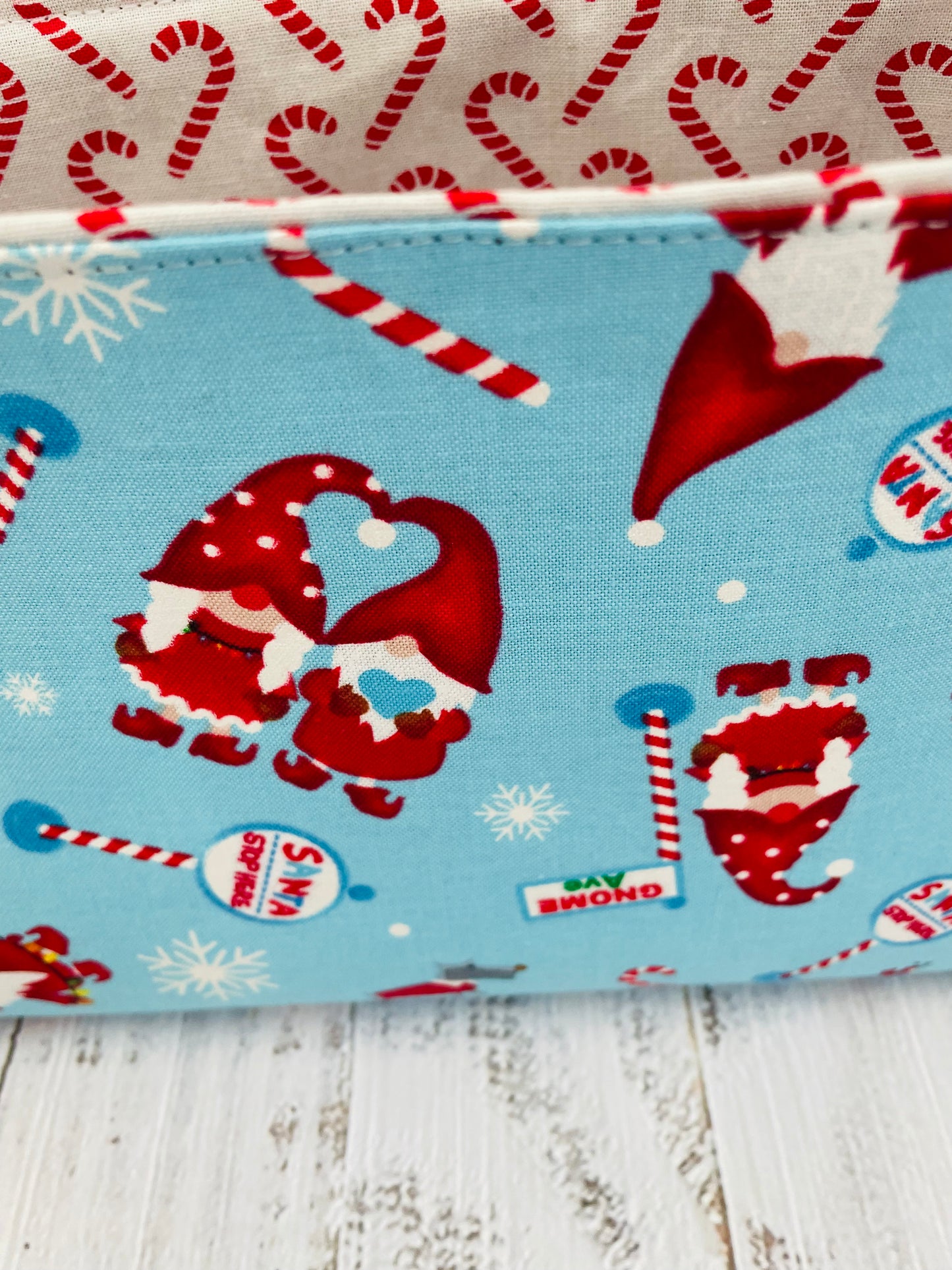 CHRISTMAS GNOMES ....CAKE CADDY