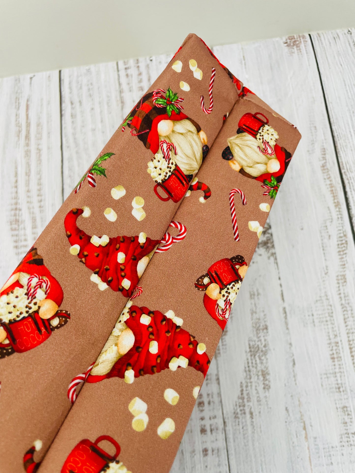 HOT COCOA GNOMES ....CAKE CADDY