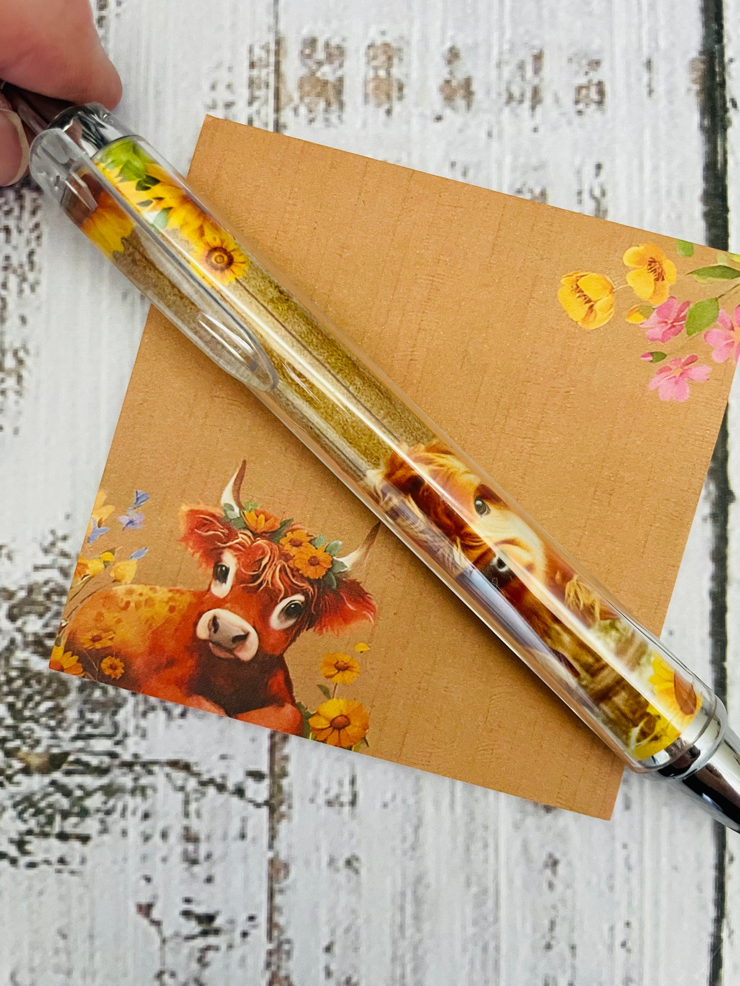 HIGHLAND COO IN TARTAN MED WIRE FRAME BAG...CUSTOM PRINT....STITCH STOPPERS , PEN, STICKY NOTE PAD AND SYICKERS