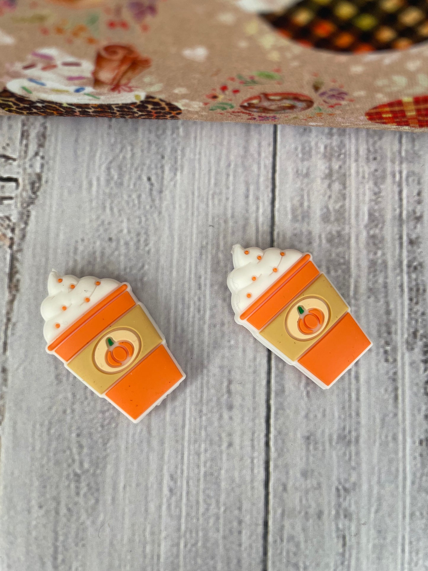 PUMPKIN SPICE ....CAKE CADDY.....1 SET OF THEMED STITCH STOPPERS