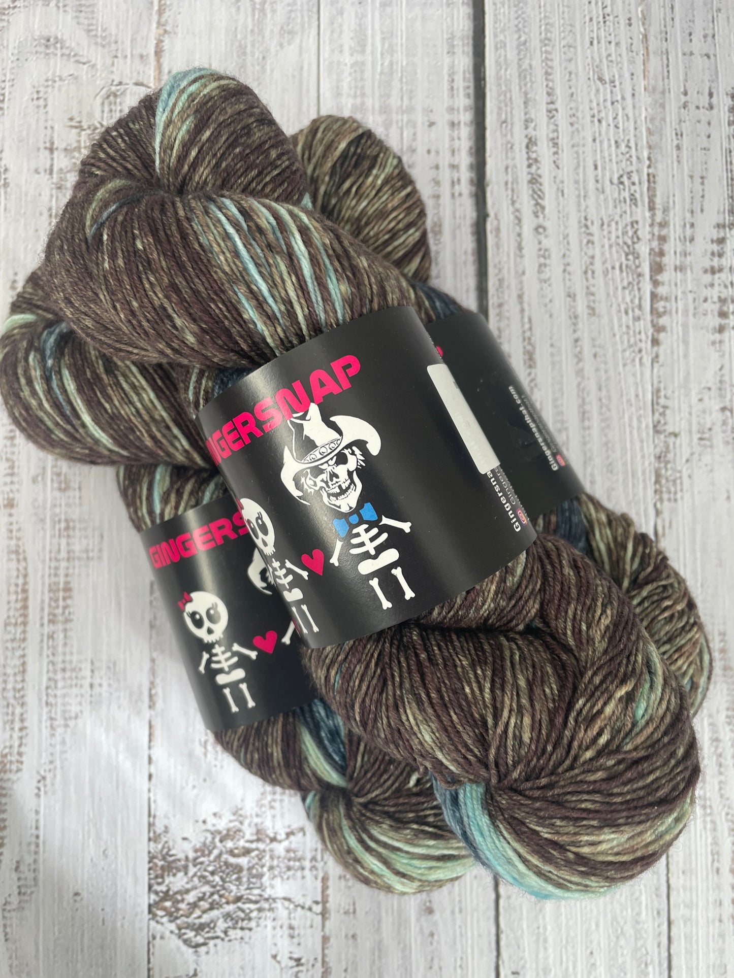 RUSTIC BARN .... HEATHERED GRADIENT FULL SKEINS (FINGERING WEIGHT)
