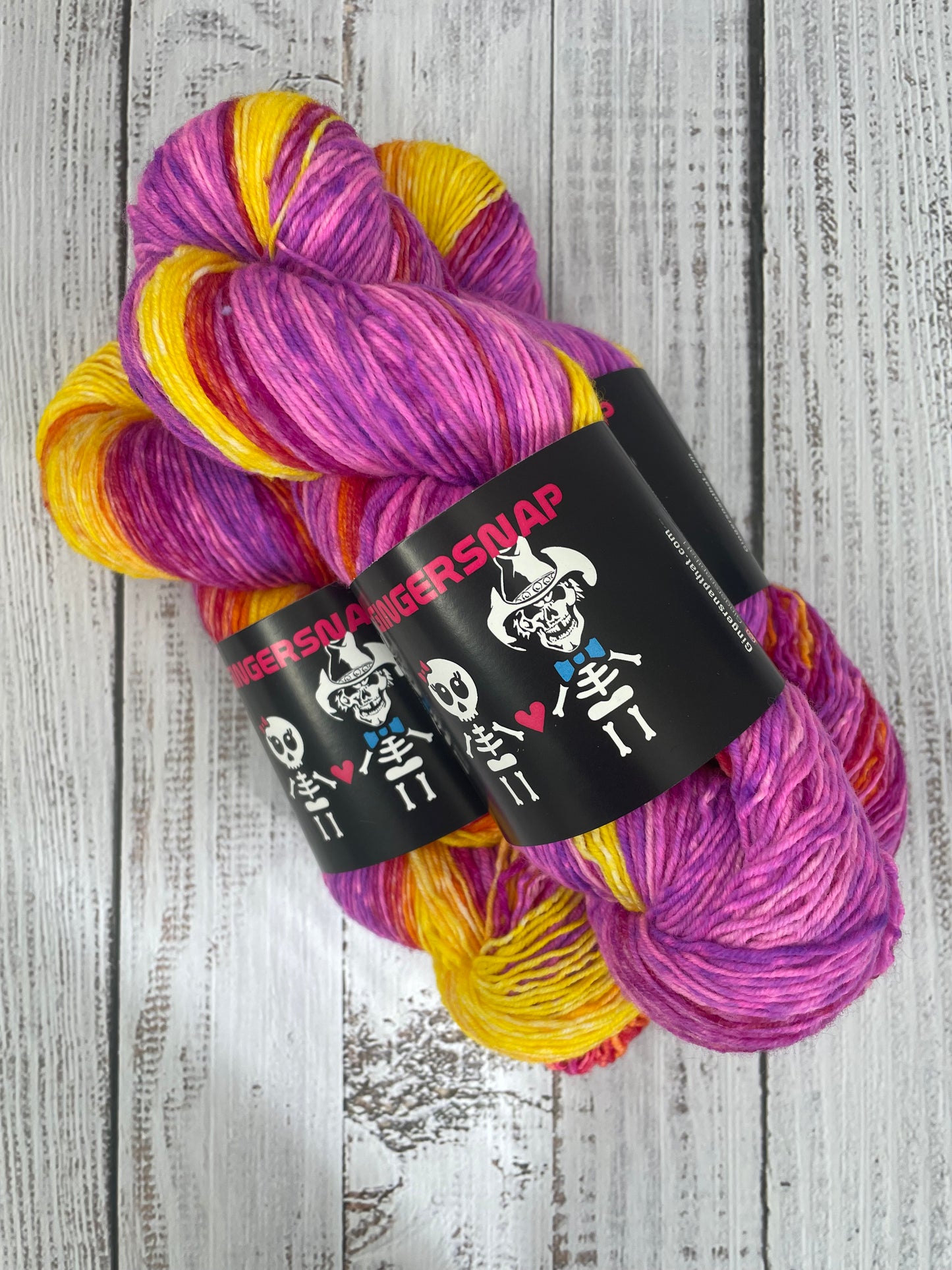 SUNNY DAYS .... HEATHERED GRADIENT FULL SKEINS (FINGERING WEIGHT)