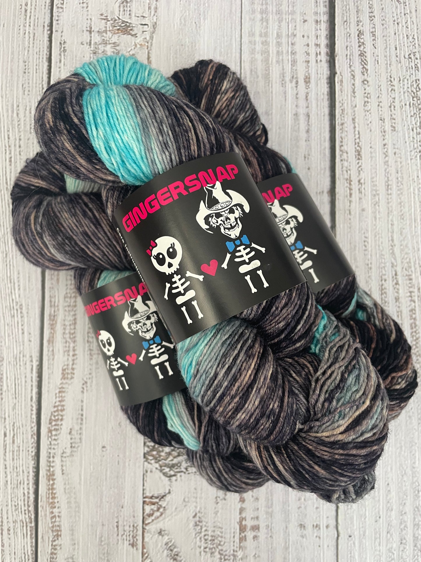 ICE & ASH .... HEATHERED GRADIENT FULL SKEINS (FINGERING WEIGHT)