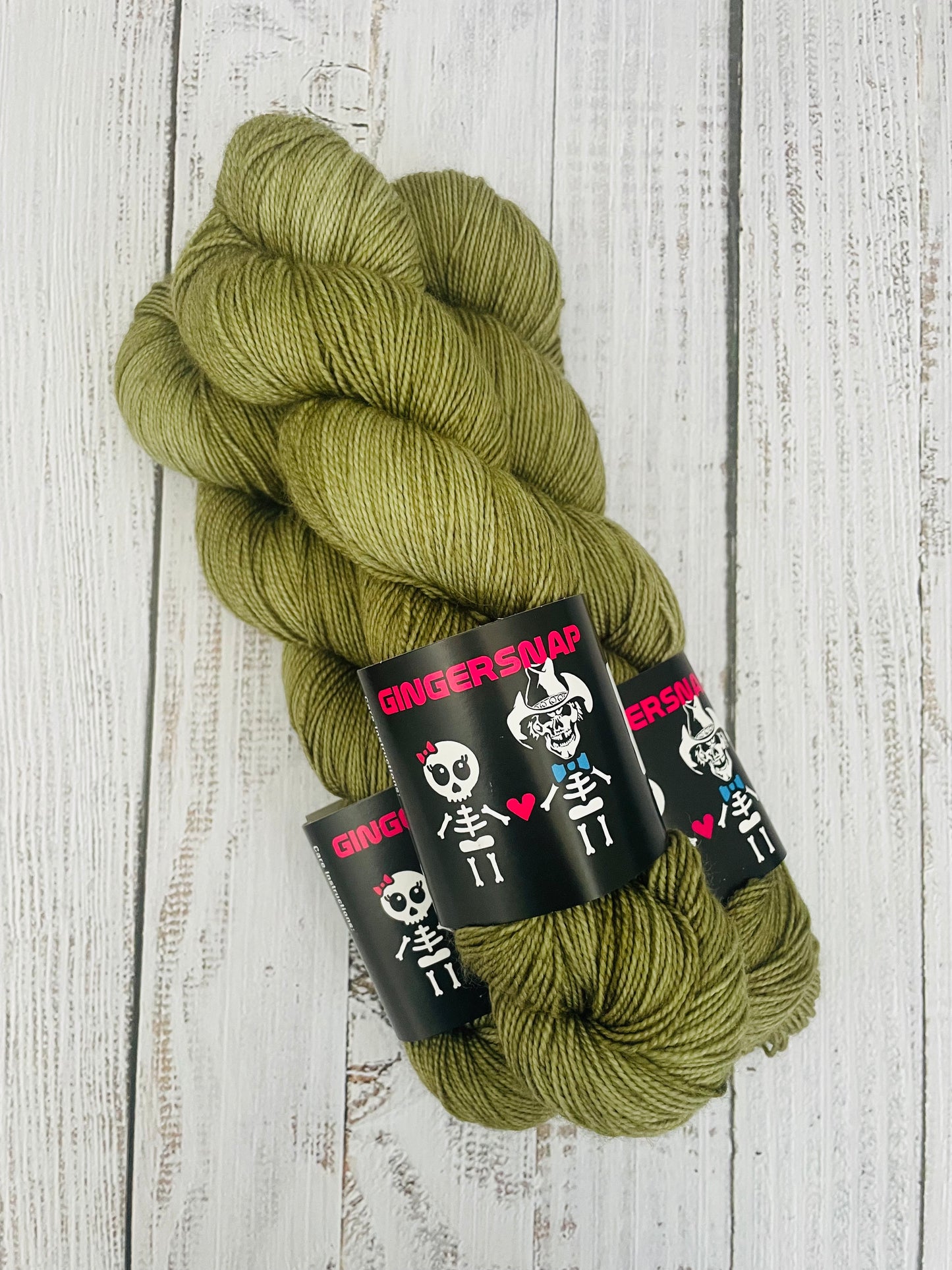 HIGHLAND COLLECTION TONALS, SEMI-SOLIDS, VARIEGATED AND SPECKLES ....please choose colourway and base from drop down menu