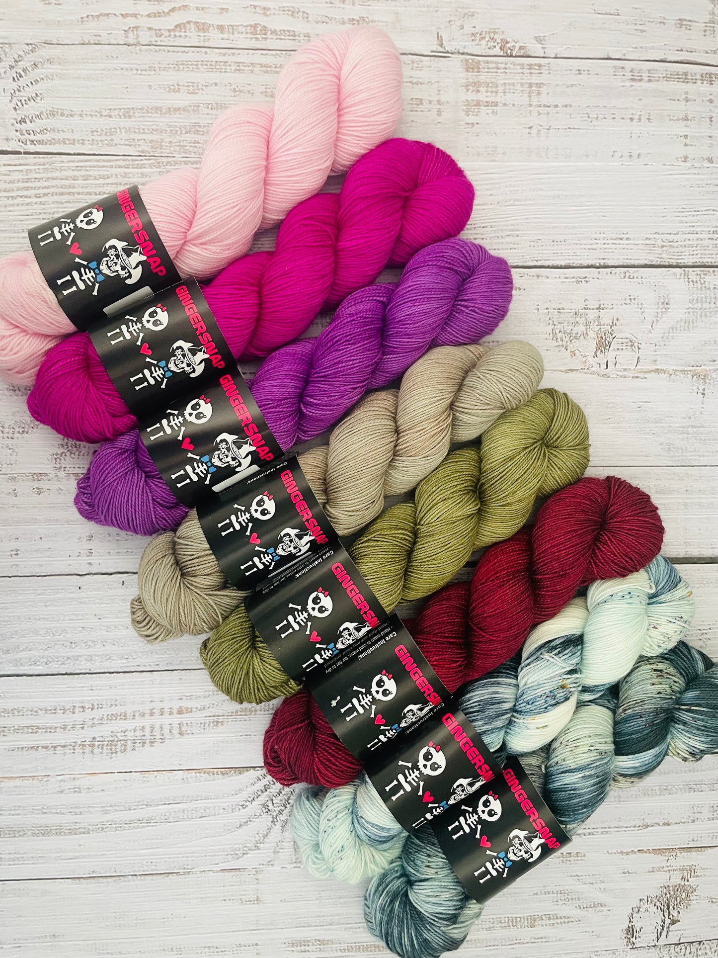 HIGHLAND COLLECTION TONALS, SEMI-SOLIDS, VARIEGATED AND SPECKLES ....please choose colourway and base from drop down menu