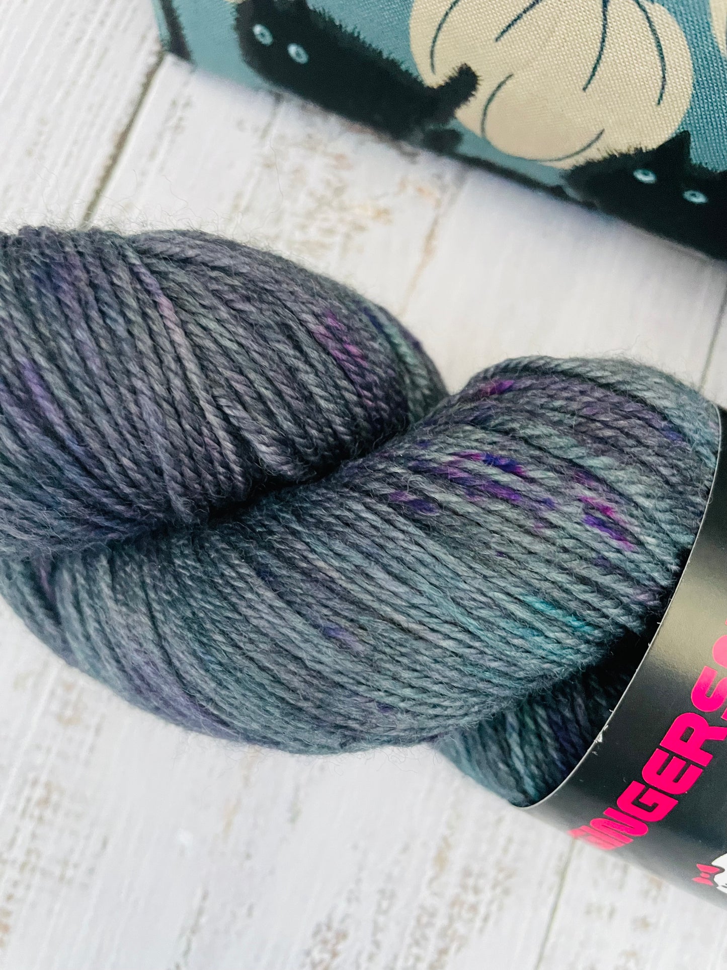 FLUFFY CATS HALLOWEEN SKEIN  AND MINI TOTE , THEMED STITCH STOPPERS