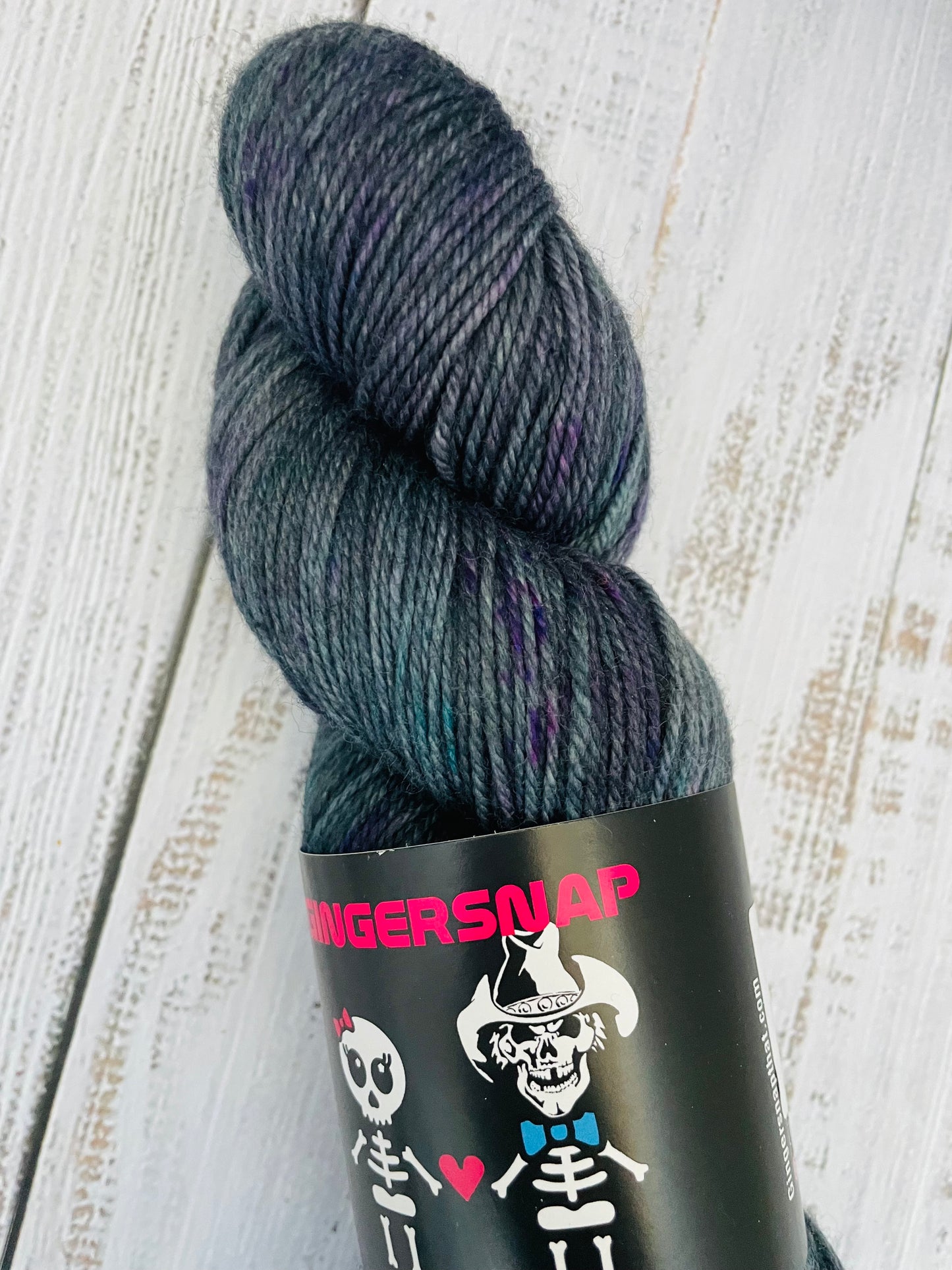 FLUFFY CATS HALLOWEEN SKEIN  AND MINI TOTE , THEMED STITCH STOPPERS