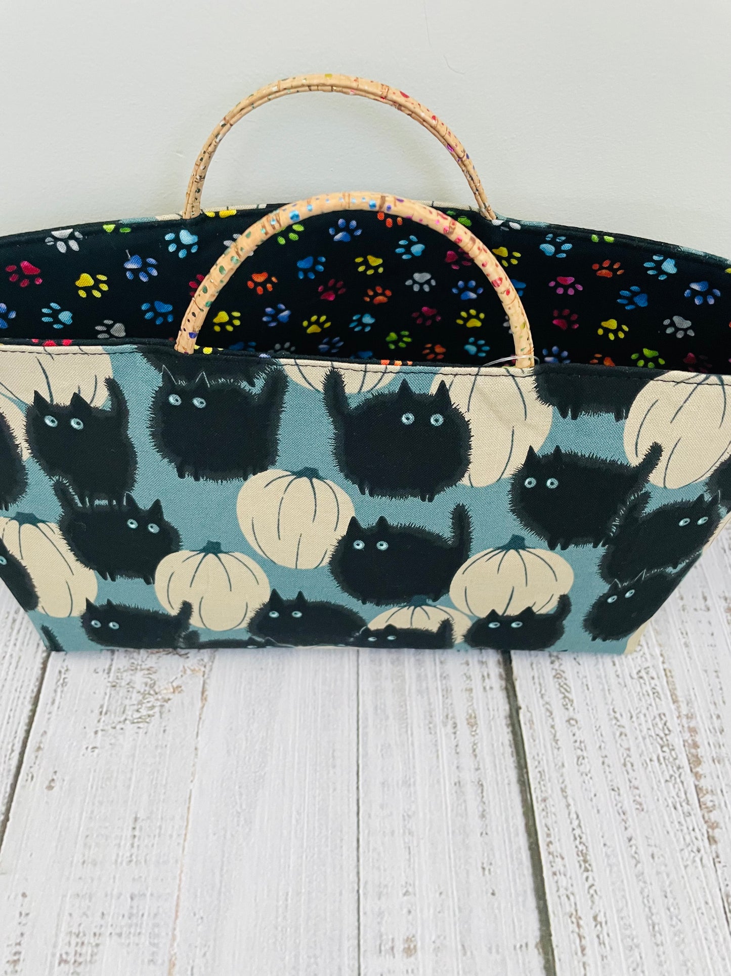 FLUFFY CATS HALLOWEEN SKEIN  AND MINI TOTE , THEMED STITCH STOPPERS