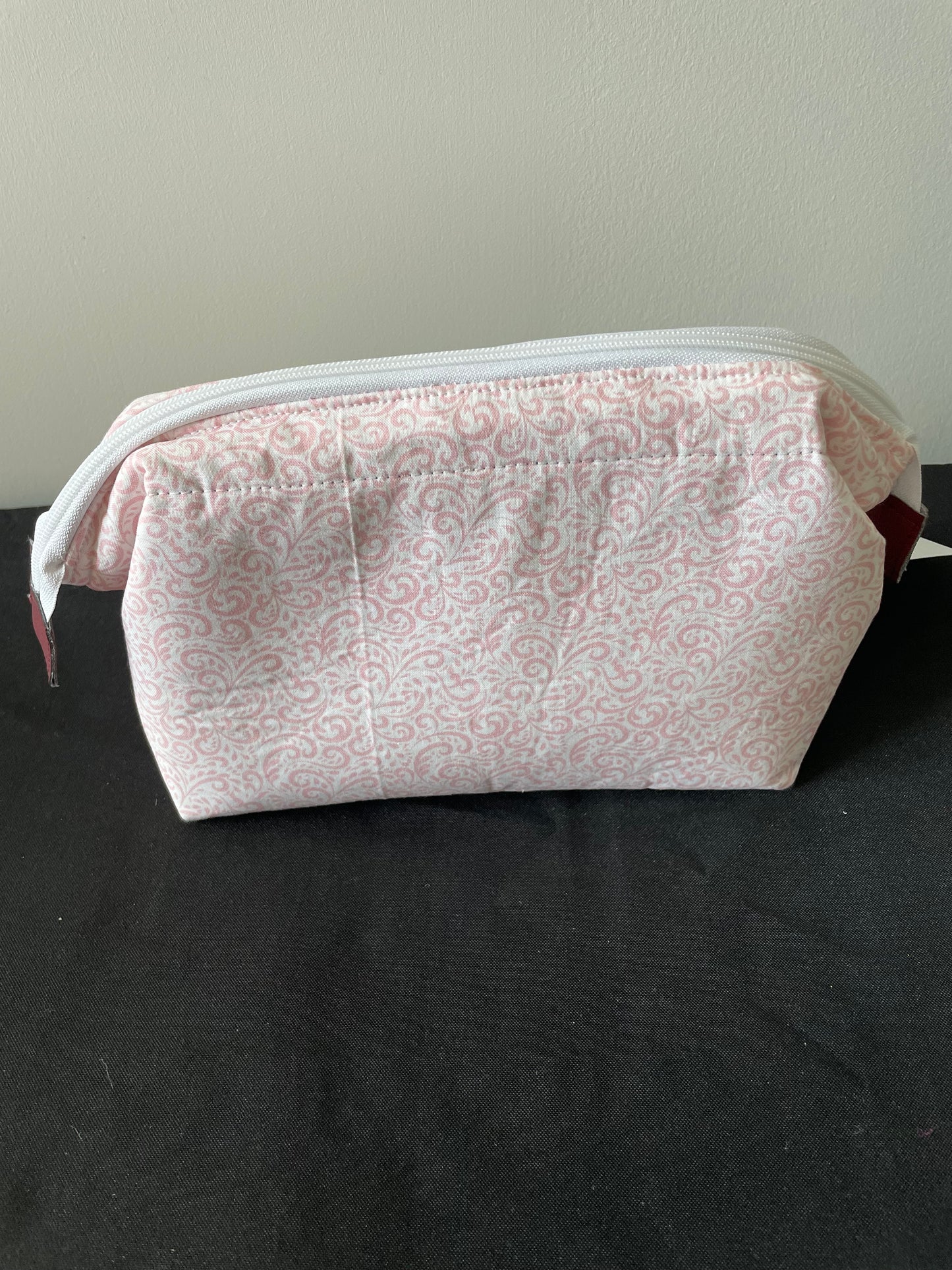 ANTIQUE LACE Small wire frame bag