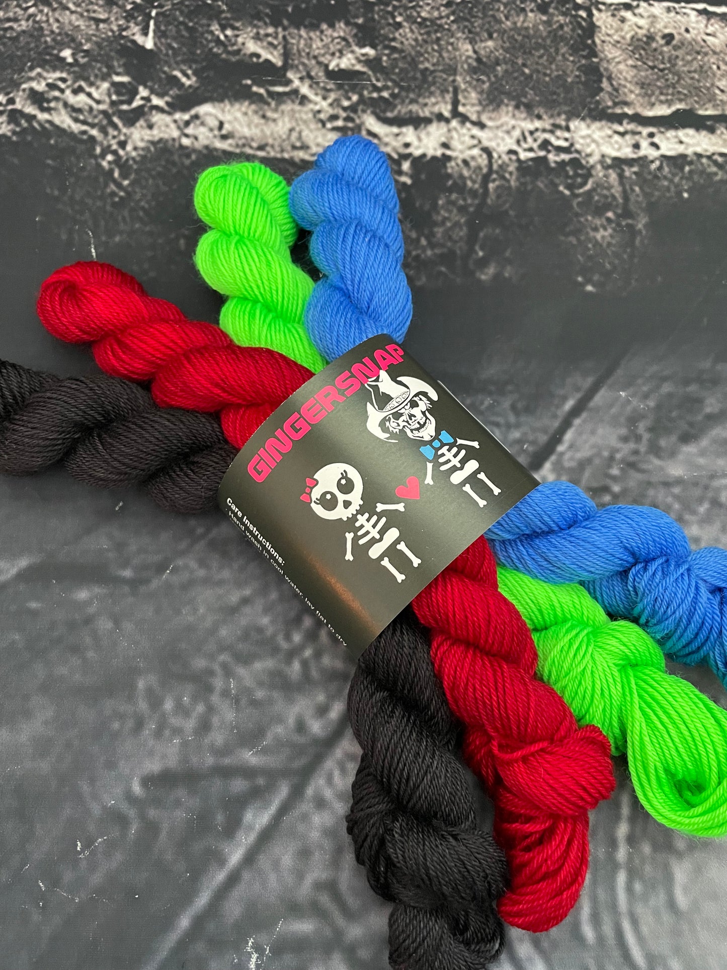 We are Tangled Minisnap deluxe Set ...Dust Fingering weight....with hand crafted Progress keeper