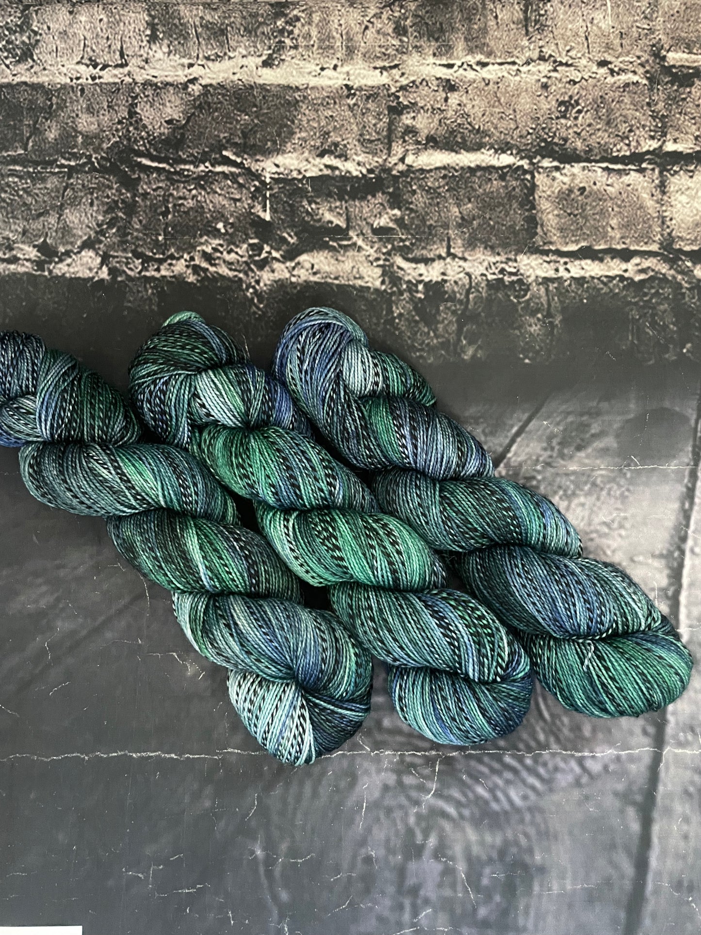 TWIST FINGERING (ZEBRA EFFECT) ...please choose colourway from menu