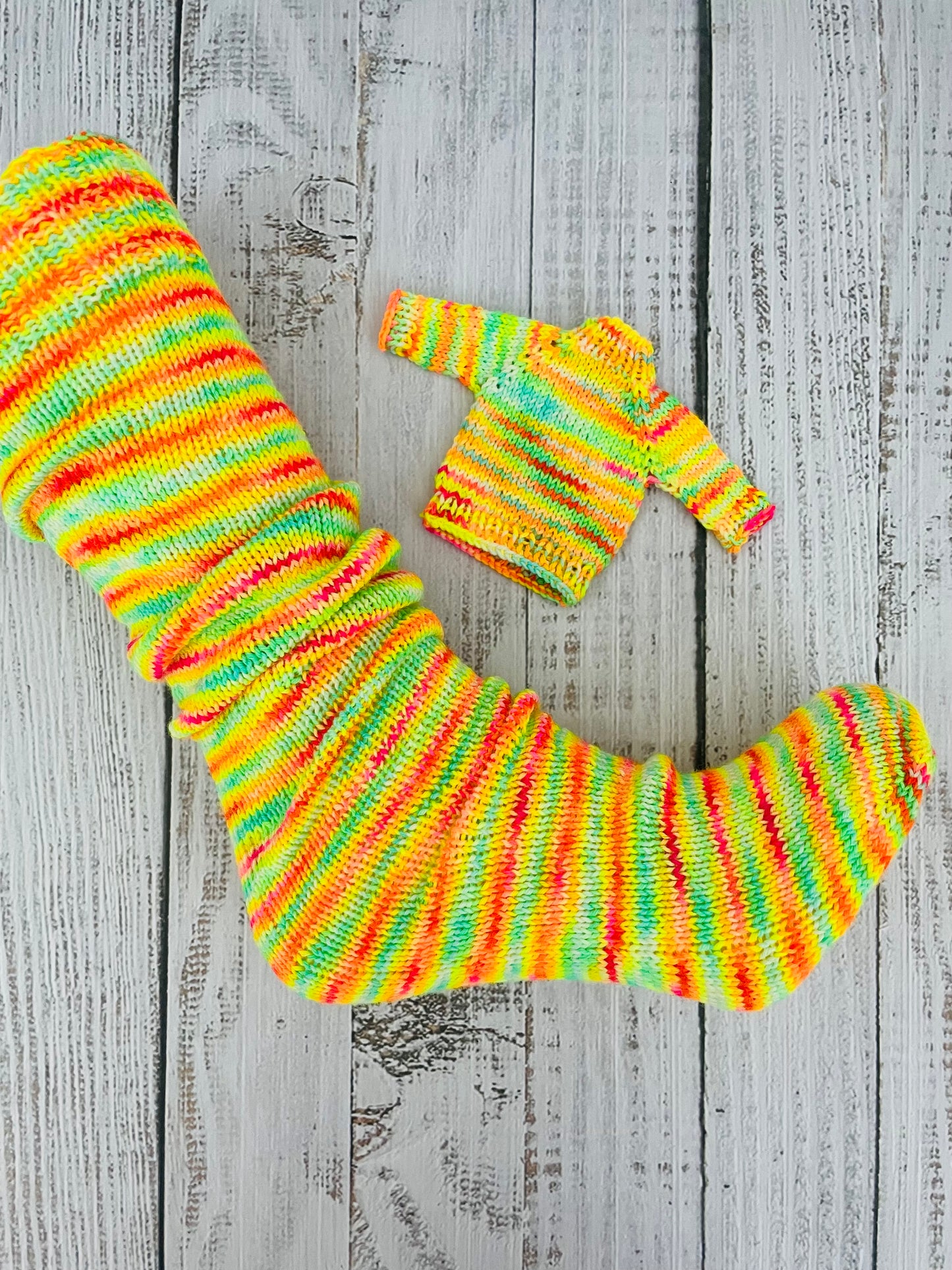 "CITRUS SUMMER”THIS WAS OUR KNIT CITY MONTREAL SIGNATURE COLOURWAY  2025.... BLACK LIGHT REACTIVE