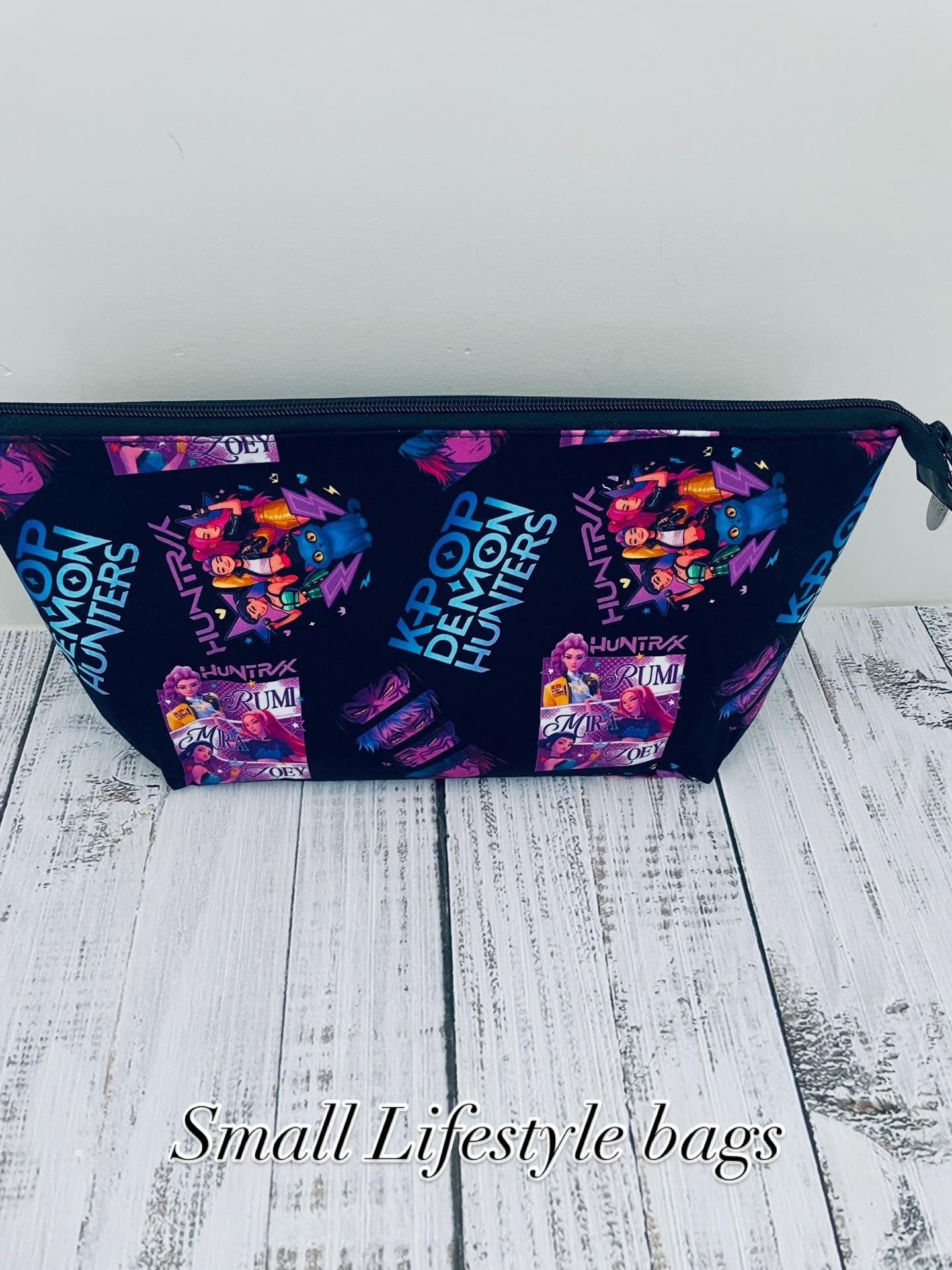 STAGE LIGHTS & SHADOW FIGHTS  ....PLEASE CHOOSE FROM MENU BELOW......SOCKSETS AND BAGS