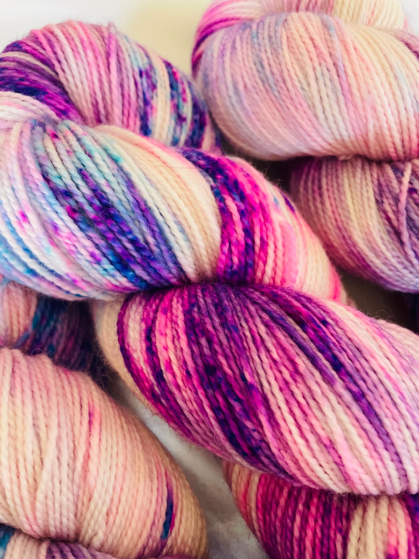 SPRING IS ON ITS WAY .....LUSH FINGERING WEIGHT..black light reactive