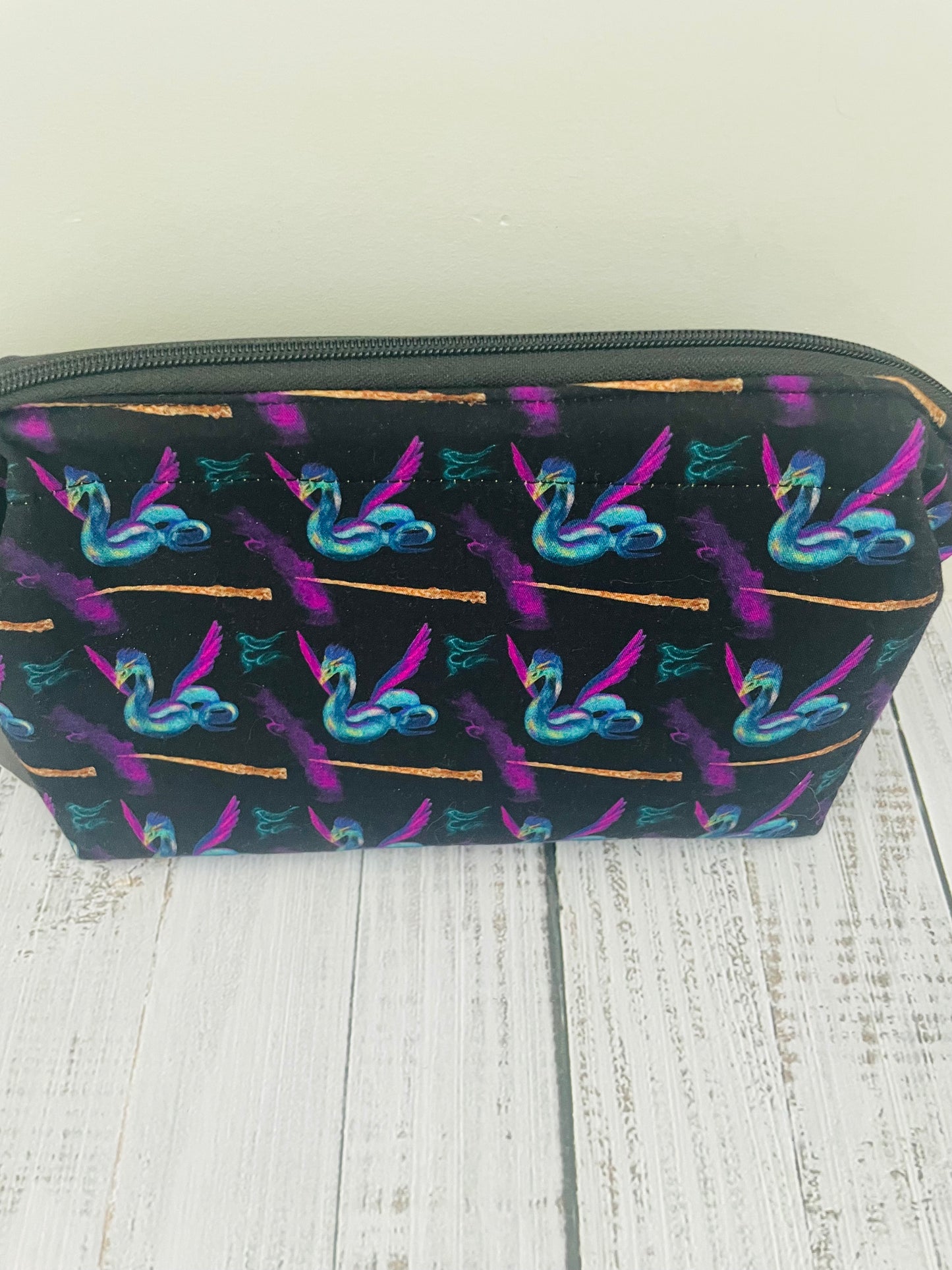 MYSTICAL SNAKES     Small wire frame bag