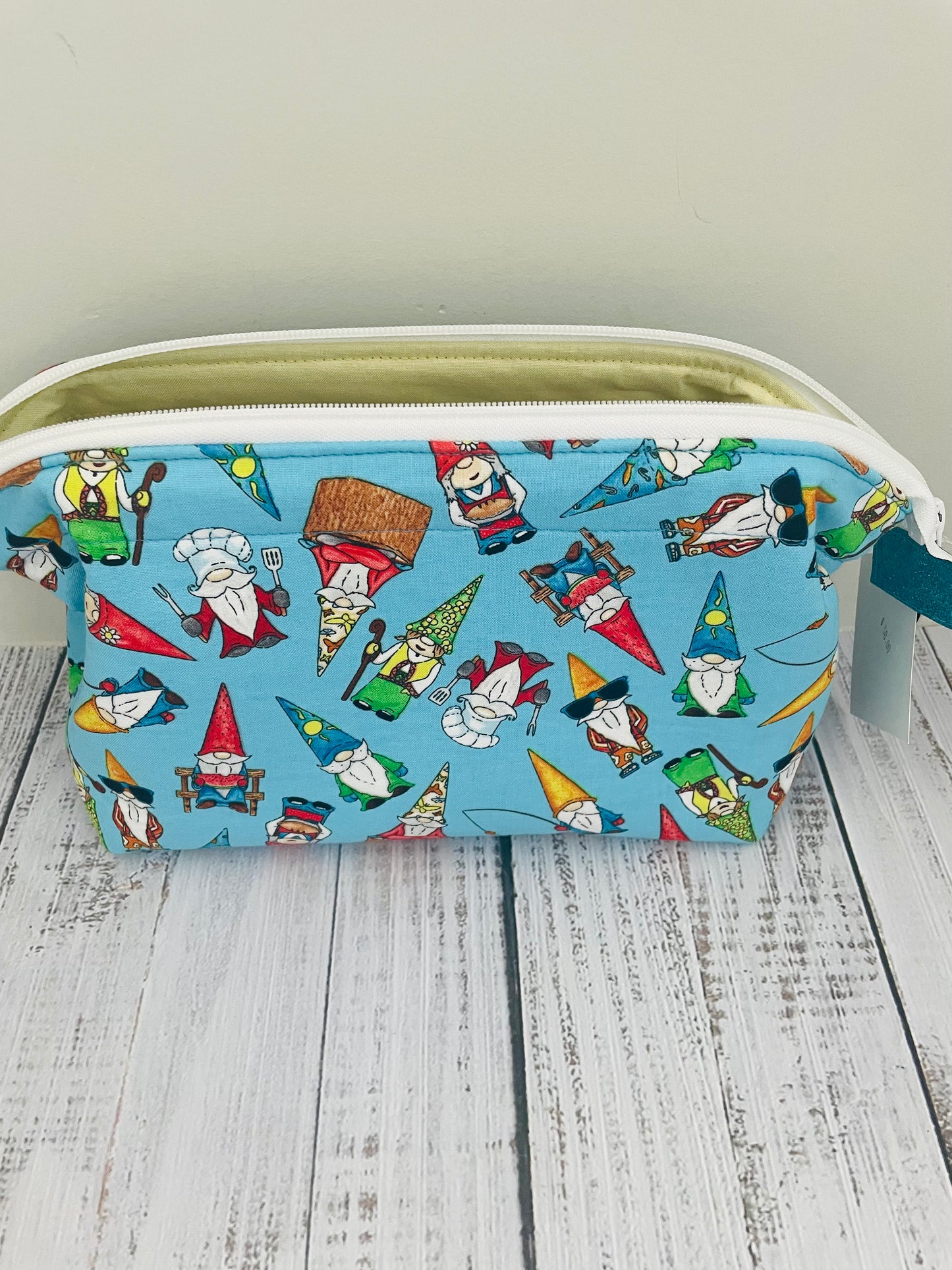 SUMMER GNOMES    Small wire frame bag
