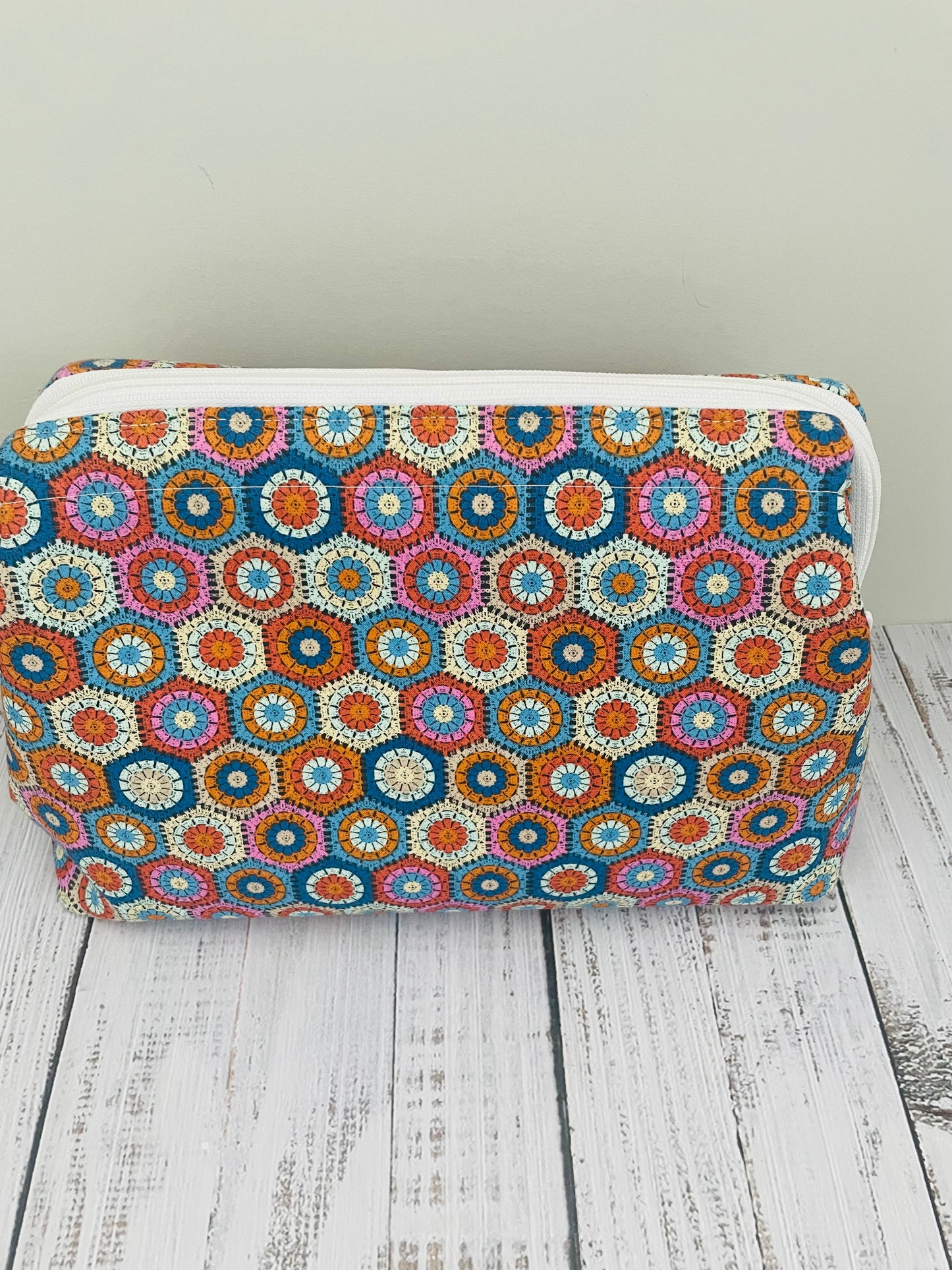 HEXY CROCHET   .... Med Wire frame bag