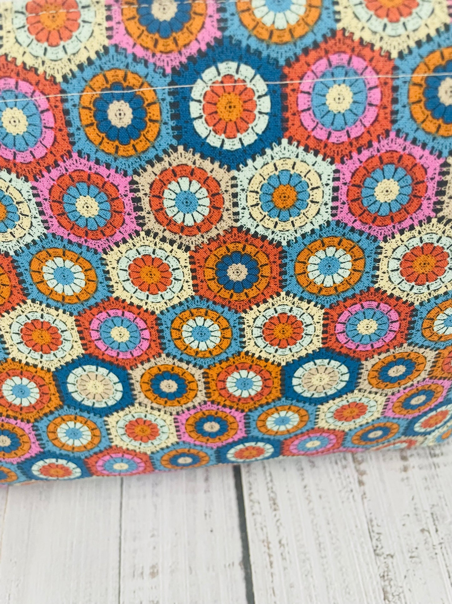 HEXY CROCHET   .... Med Wire frame bag