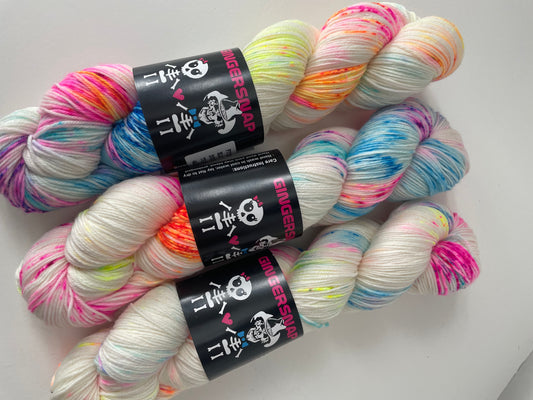 FUTTERWAKEN  ON DUST FINGERING AND SQUISHY DK ....BLACK LIGHT REACTIVE