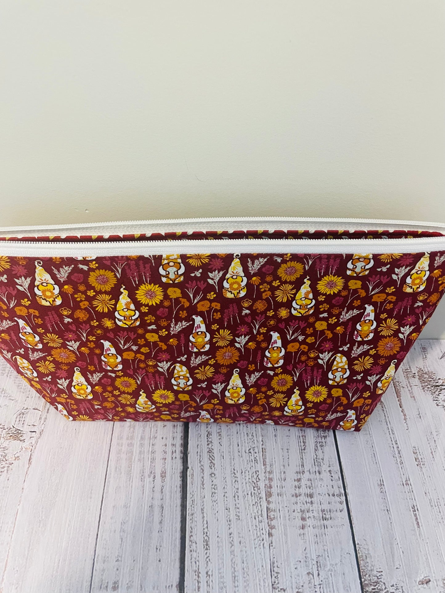 SUNFLOWER GNOMES  .... Lifestyle bag (soft no wire  , but interfaced)