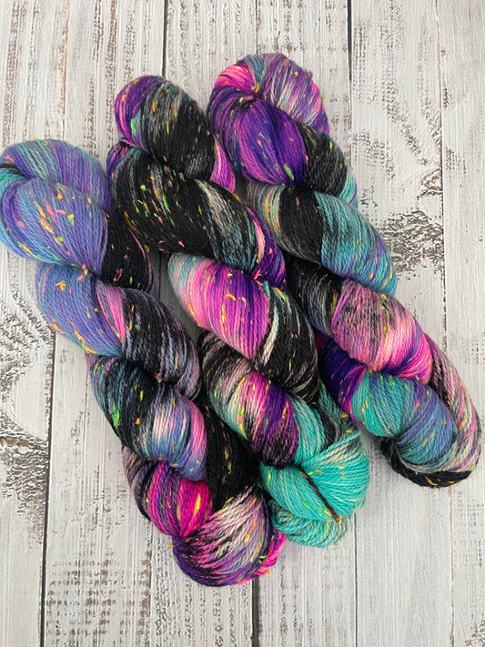 MAGIC   ...COSMIC FINGERING   ...BLACK LIGHT REACTIVE NEPS