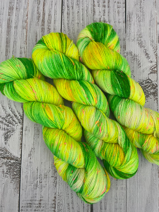TREE FROG MATCHA   ...COSMIC FINGERING   ...BLACK LIGHT REACTIVE NEPS