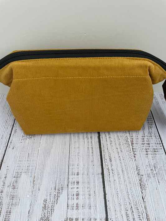 MUSTARD CORDUROY Small wire frame bag