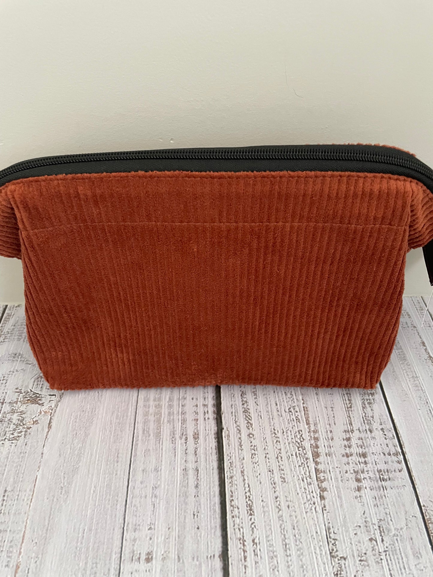 RUSTY CORDUROY   Small wire frame bag