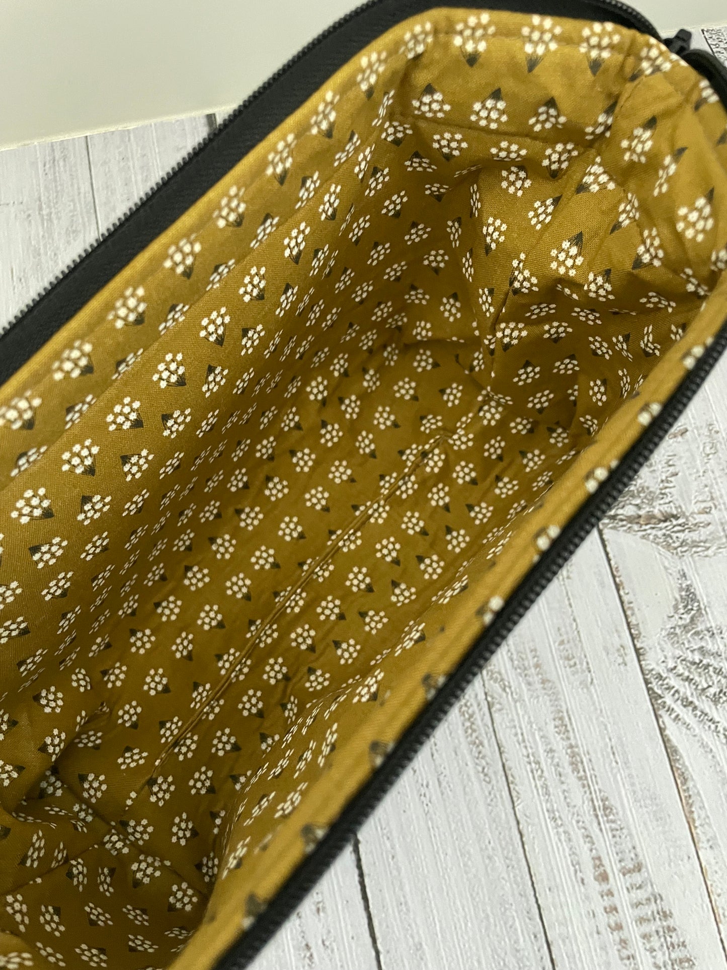 DARKWOOD...CUSTOM PRINT  Small wire frame bag