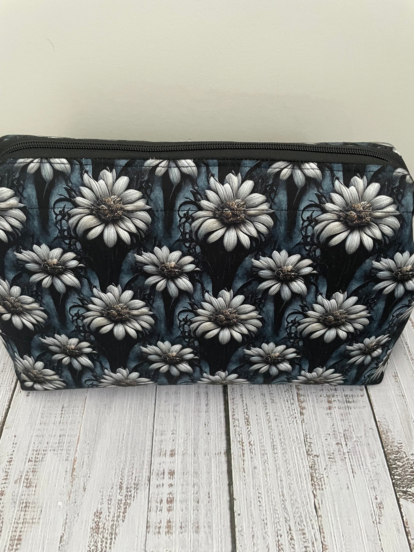 MIDNIGHT DAISY  .... Med Wire frame bag ...CUSTOM PRINT
