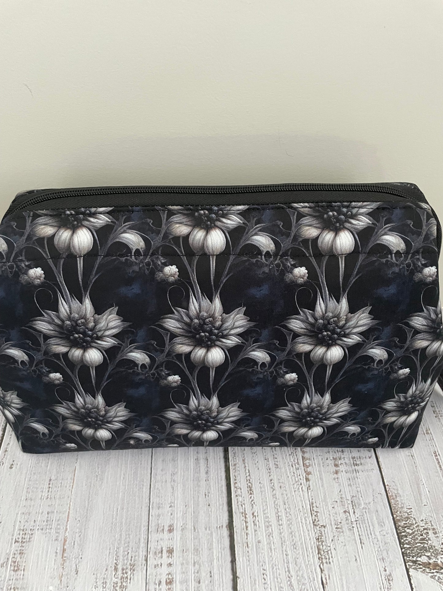 WHISPER FLORAL   .... Med Wire frame bag ...CUSTOM PRINT