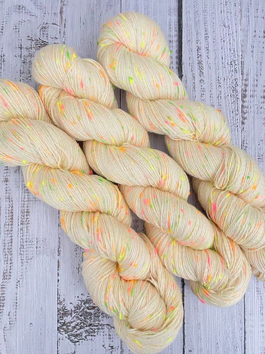 BUTTERCREAM SPRINKLES    ...COSMIC FINGERING   ...BLACK LIGHT REACTIVE NEPS