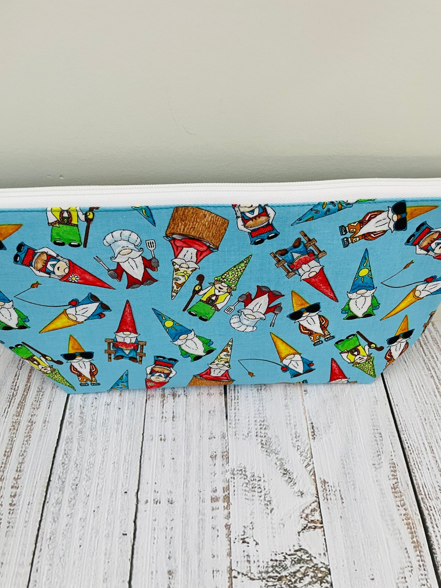 AUGUST'S GNOME CLUB , PLEASE CHOOSE SET FROM MENU ....SWEET SUMMERTIME GNOME ....LIMITED QUANTITIES