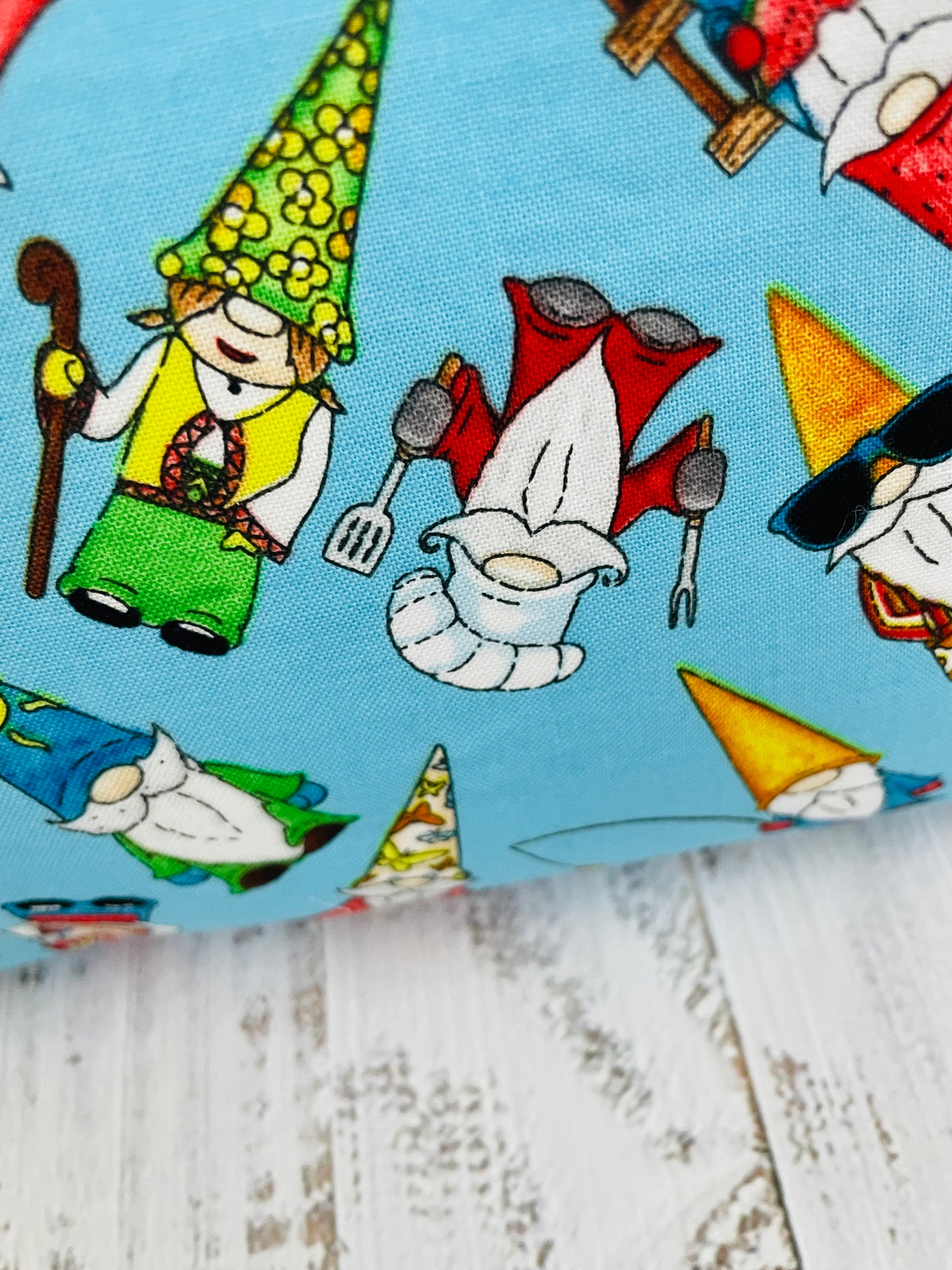 AUGUST'S GNOME CLUB , PLEASE CHOOSE SET FROM MENU ....SWEET SUMMERTIME GNOME ....LIMITED QUANTITIES