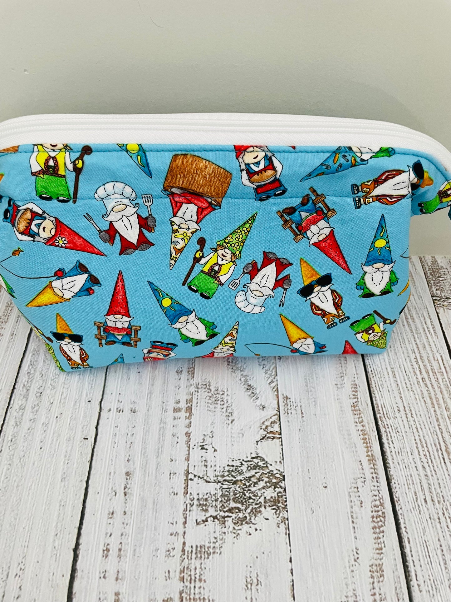 AUGUST'S GNOME CLUB , PLEASE CHOOSE SET FROM MENU ....SWEET SUMMERTIME GNOME ....LIMITED QUANTITIES