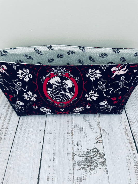 SKULL LOVERS     ....CAKE CADDY ....CUSTOM PRINT