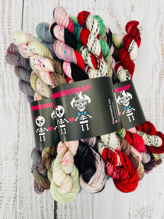 CHRISTMAS CHAOS  MINISNAP SET (6)...DUST FINGERING WEIGHT ( SPECIAL EDITION COLOURWAYS )