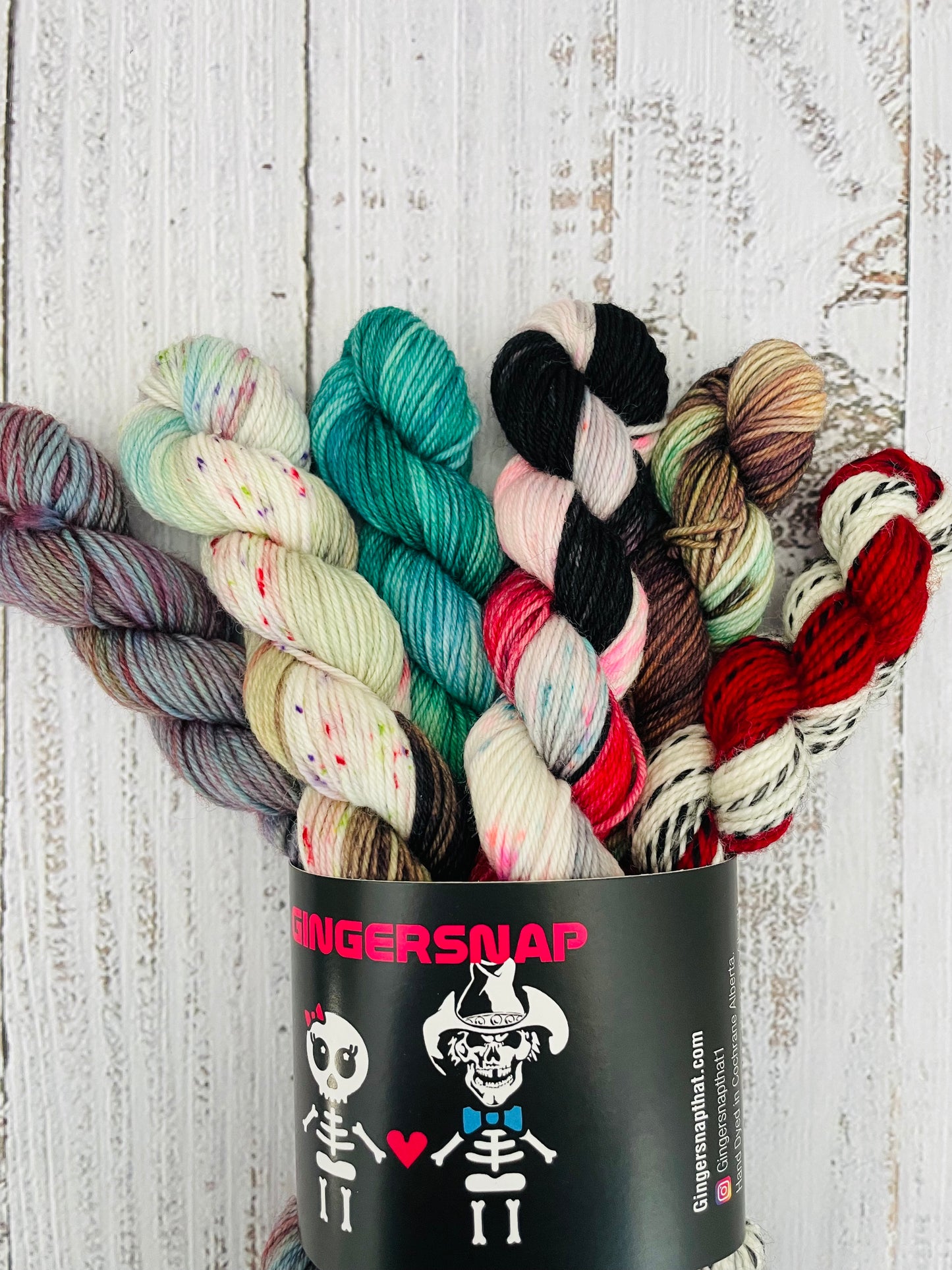 CHRISTMAS CHAOS  MINISNAP SET (6)...DUST FINGERING WEIGHT ( SPECIAL EDITION COLOURWAYS )