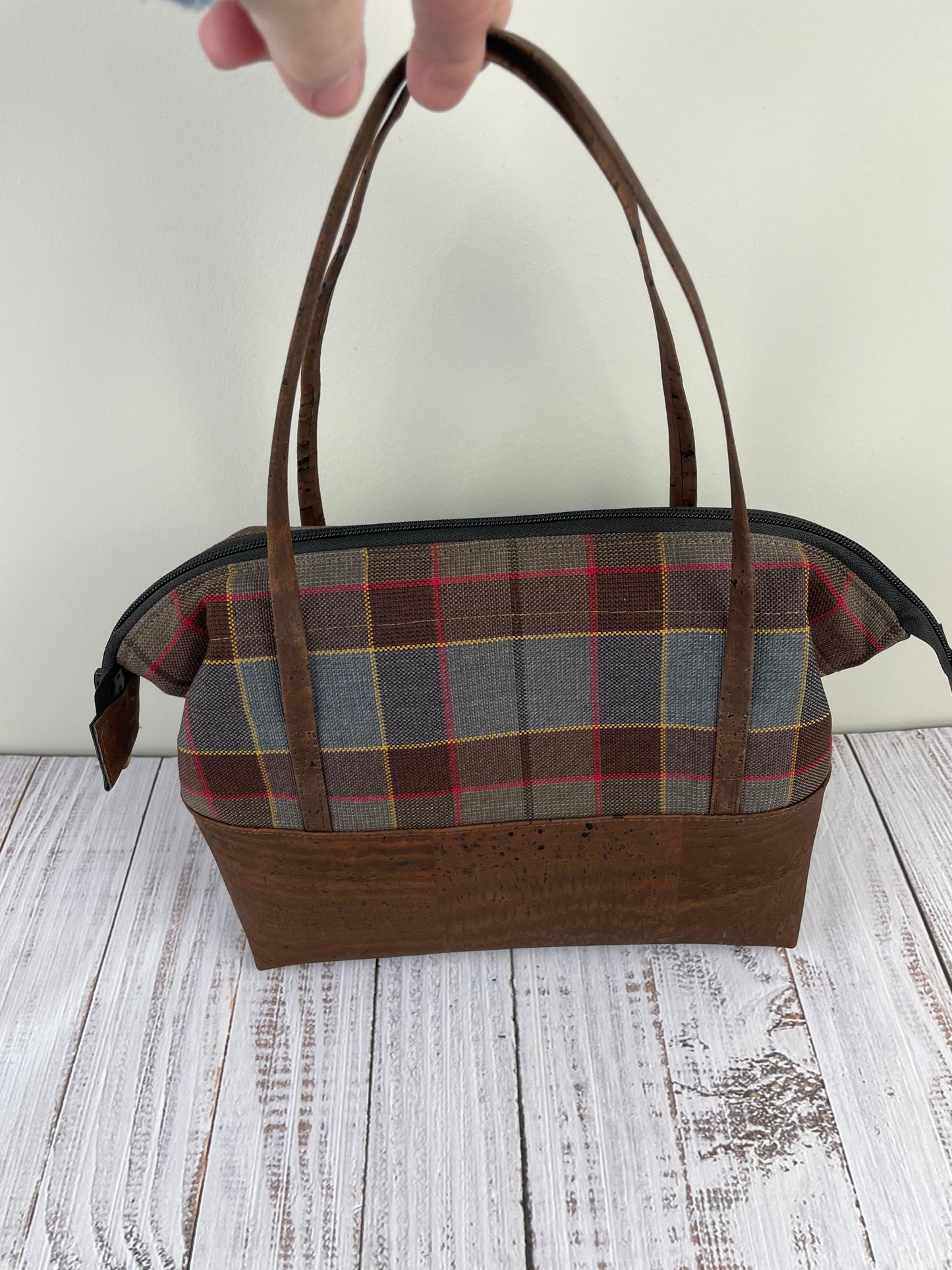OFFICIAL FRASER TARTAN (OUTLANDER)  SMALL PLUS WIRE FRAME HANDBAG STYLE BAG FEATURING BROWN CORK  BOTTOM AND HANDLES