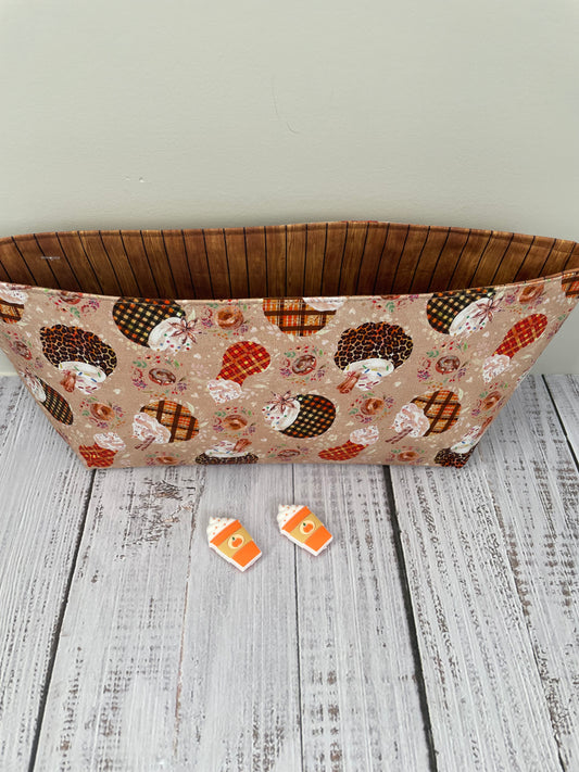 PUMPKIN SPICE   ....CAKE CADDY.....1 SET OF THEMED STITCH STOPPERS