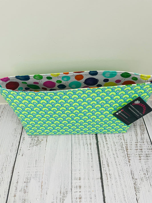 GREEN FAN FLOWERS      ....CAKE CADDY ....BLACK LIGHT REACTIVE FABRIC