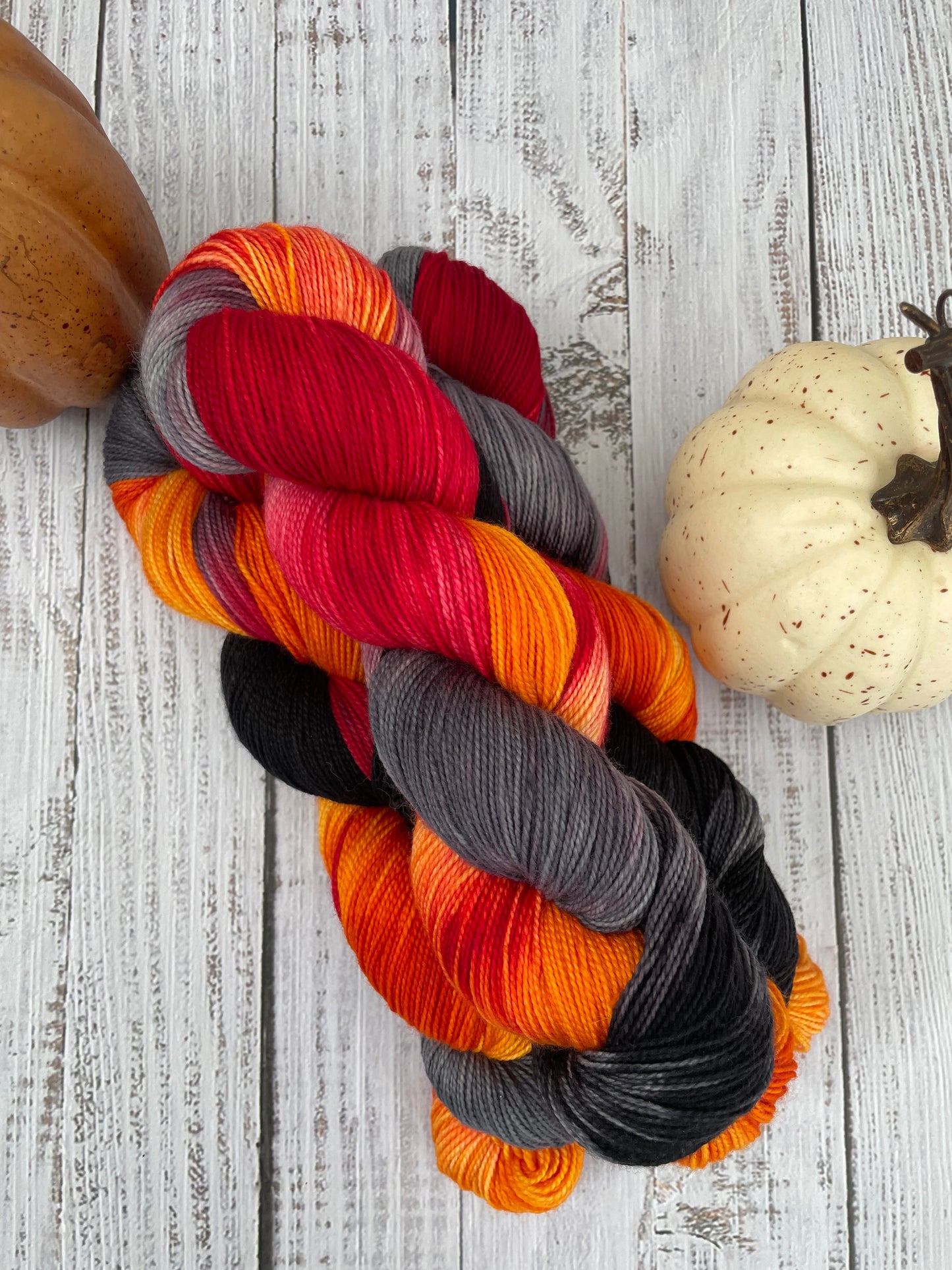 AUTUMN APPARITION SOCKSET AND BAGS ( SOLD SEPARATELY )THESE WILL SHOW SOLD OUT UNTIL THE LAUNCH TIME OCT 11 @ NOON MST