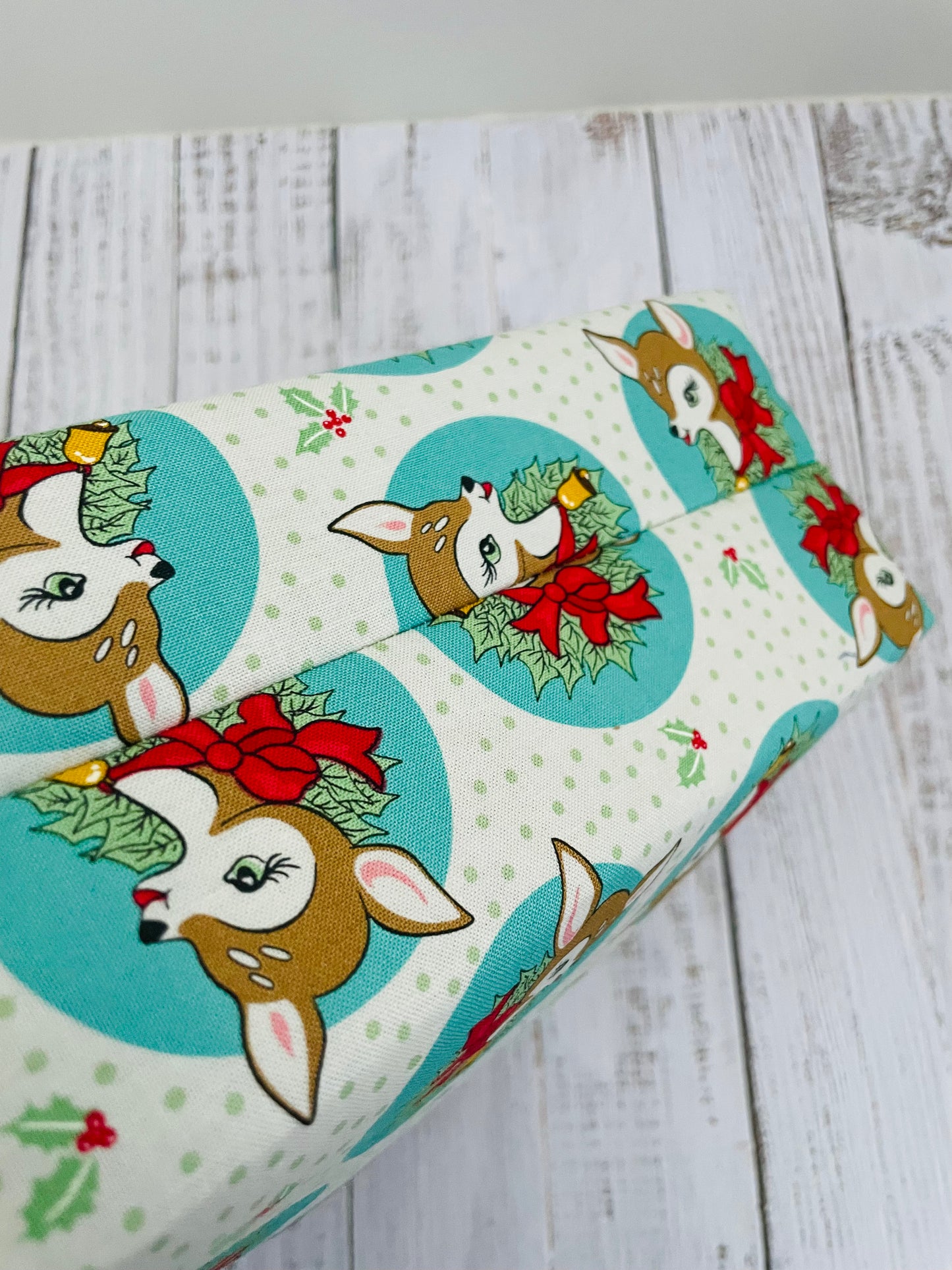 RETRO DEER  ....MIDSIZE TOTE BAG   WITH CORK HANDLES