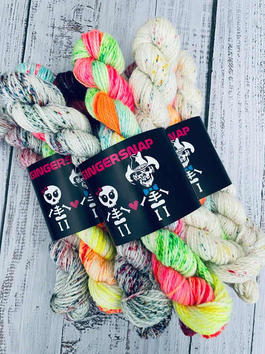 MERRY MISCHIEF MINISNAP SET (4) ...LUX FINGERING WEIGHT 17 MICRON