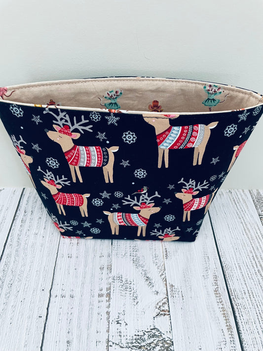 REINDEER AT NIGHT STITCH & STORE BOWL