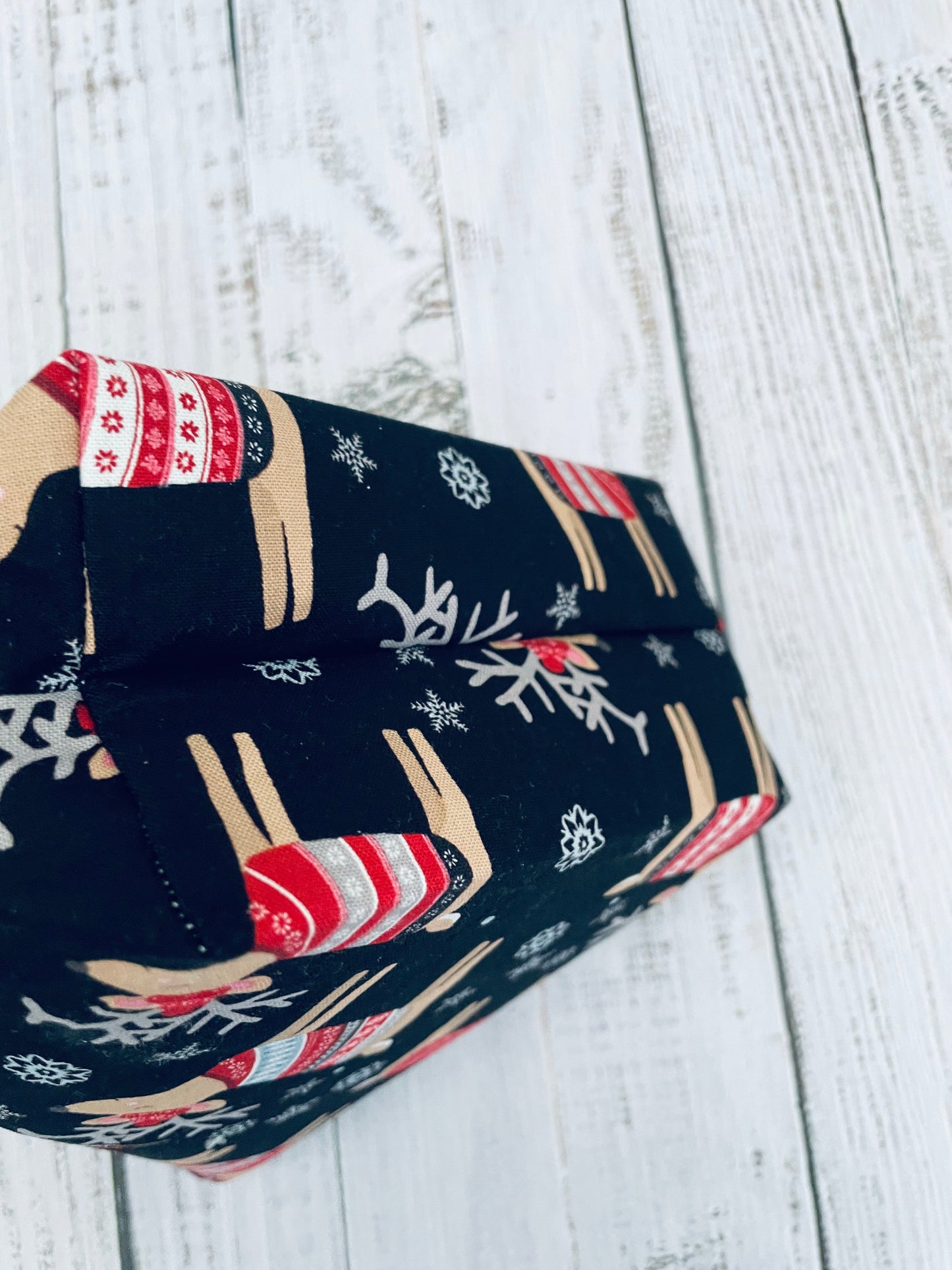 REINDEER AT NIGHT  STITCH & STORE BOWL