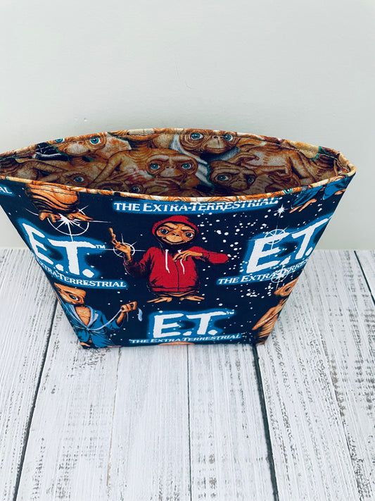 SPACE ALIEN  STITCH & STORE BOWL
