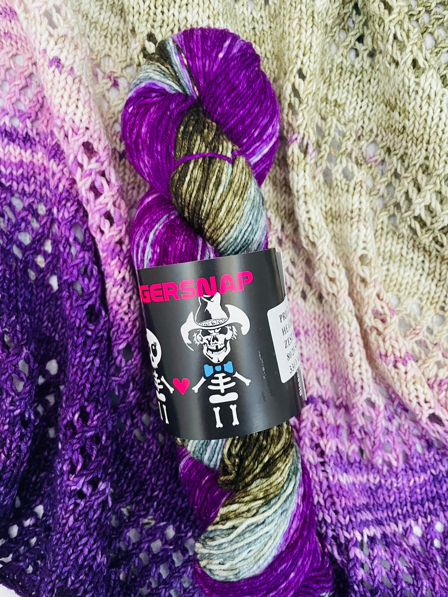 PRICKLY THISTLE .... HEATHERED GRADIENT FULL SKEINS (FINGERING WEIGHT)