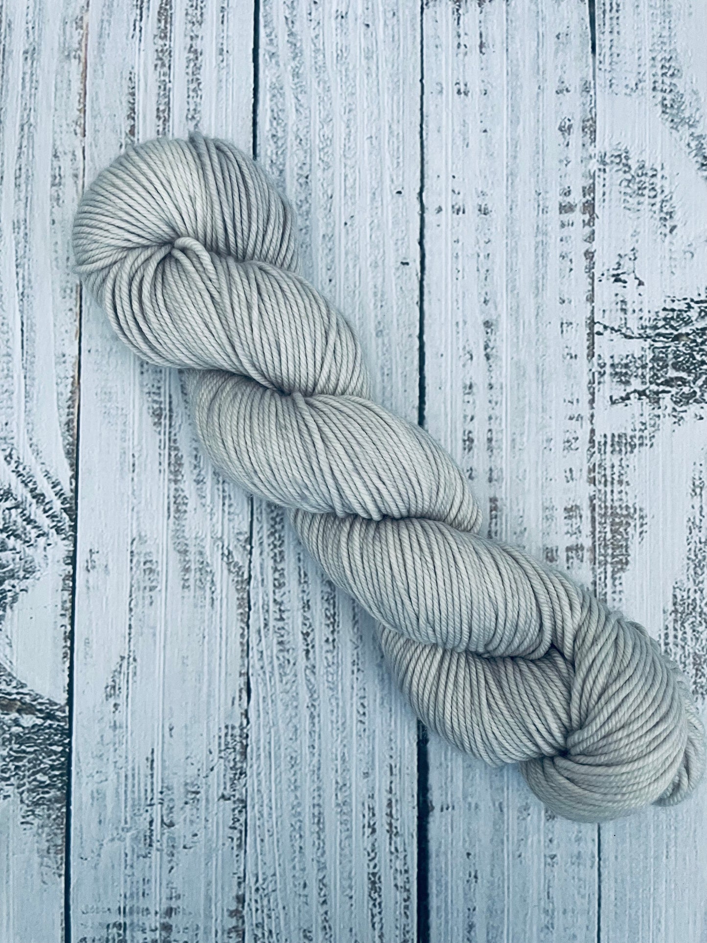 LUX WORSTED  WEIGHT ...17 MICRON 100% SW MERINO